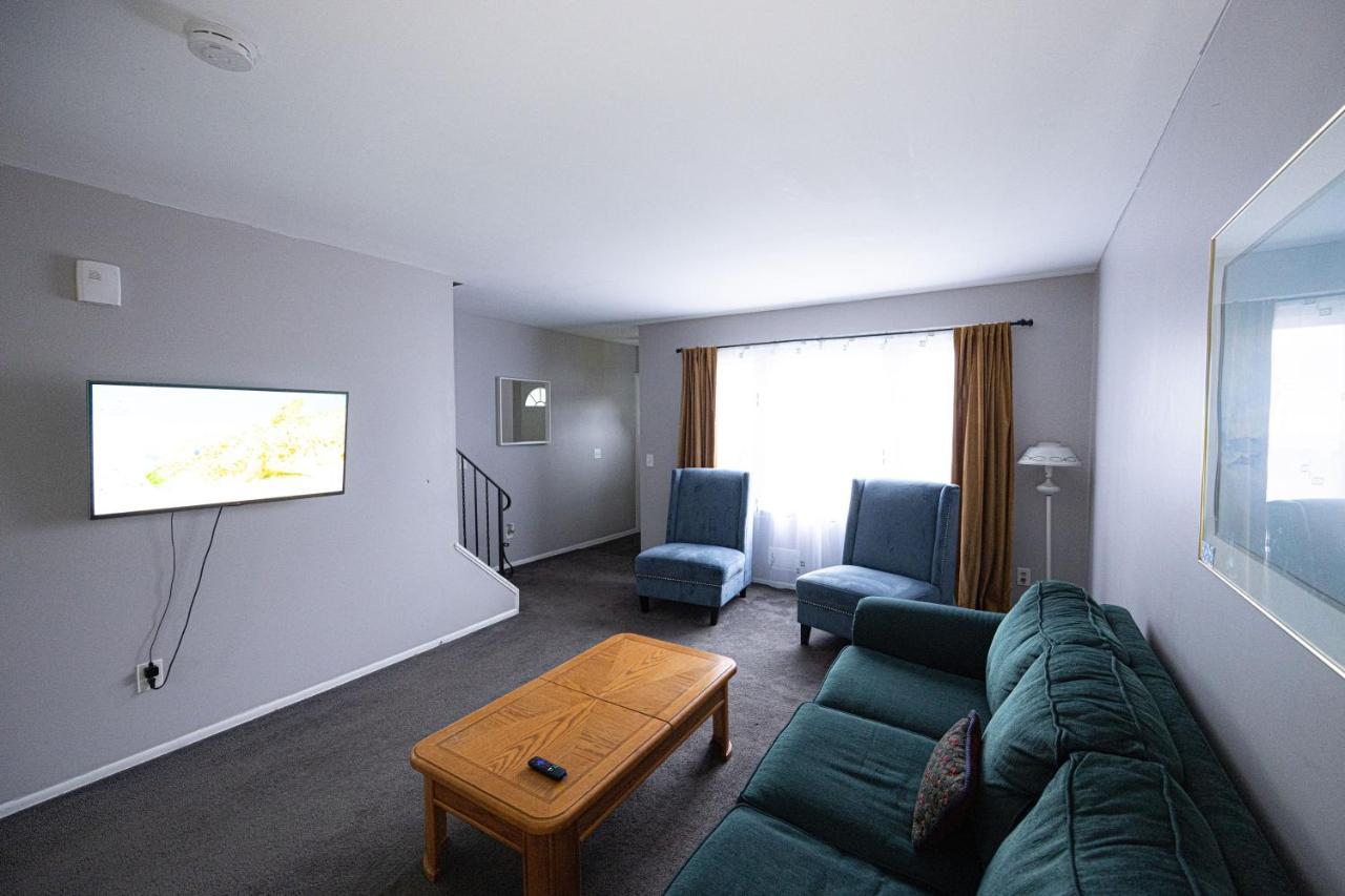 Cheerful Home With Free Parking And Wifi Рочестер Экстерьер фото